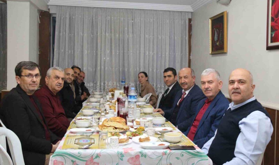 KÜTAHYA MEM PERSONELİ İFTARDA BİR ARAYA GELDİ