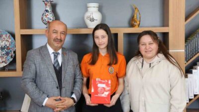 KÜTAHYA’DA "DİLİMİ SEVİYORUM TÜRKÇE KONUŞUYORUM" ADLI DENEME YARIŞMASI