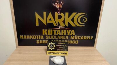 KÜTAHYA’DA EŞYALARI ARASINDA UYUŞTURUCU BULUNAN İRANLI YOLCU TUTUKLANDI