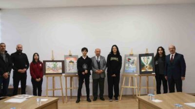 KÜTAHYA’DA LİSELER ARASI RESİM YARIŞMASINDA DERECEYE GİREN ÖĞRENCİLER ÖDÜLLENDİRİLDİ
