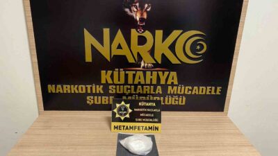 KÜTAHYA’DA YOLCUNUN EŞYALARI ARASINDA UYUŞTURUCU BULUNDU