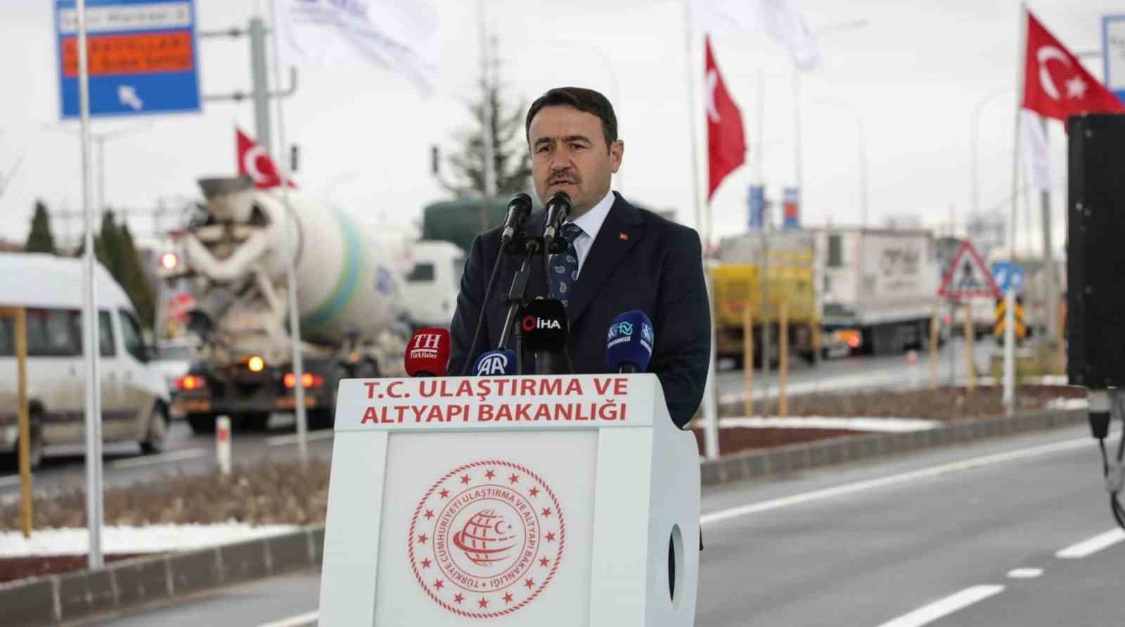 Vali Musa Işın: “Kütahya’ya 20 yılda 338 kilometre bölünmüş yol yapıldı”