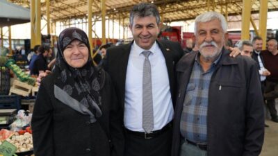 BAŞKAN AKEL’E GEDİZ PAZARINDA SEVGİ SELİ