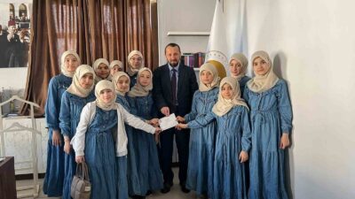 SİMAV’DA HAFIZLIK ÖĞRETİCİLERİ HARÇLIKLARINI FİLİSTİN’E GÖNDERDİ