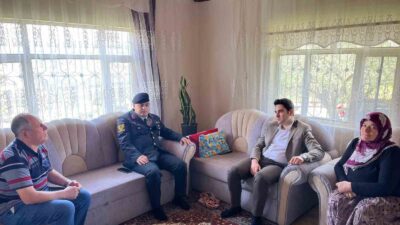 KAYMAKAM GEDİK’TEN ŞEHİT POLİS MEMURUNUN AİLESİNE BAYRAM ZİYARETİ