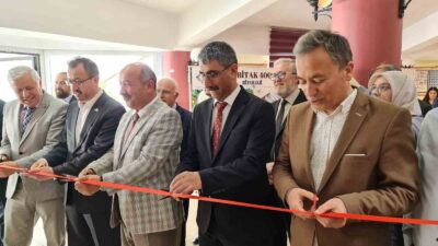 KÜTAHYA NAFİ GÜRAL FEN LİSESİNDE BİLİM FUARI