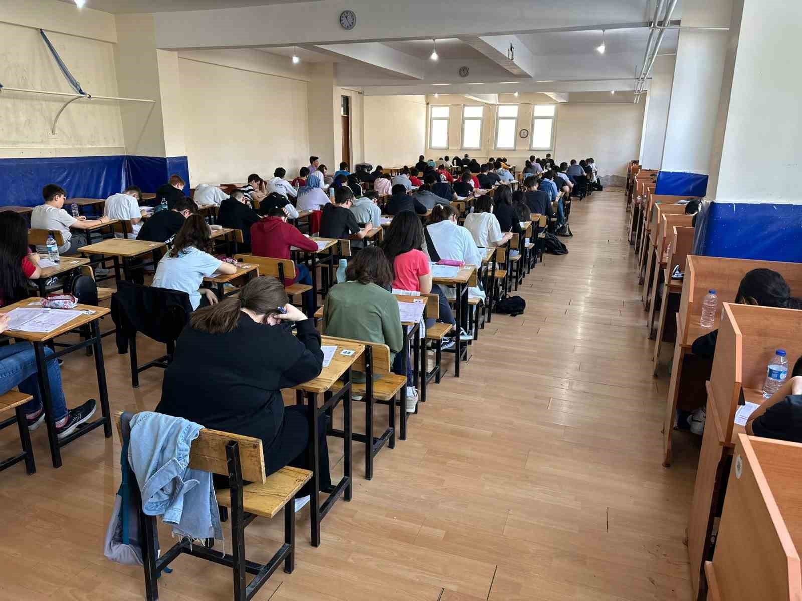 KÜTAHYA NAFİ GÜRAL FEN LİSESİNDE KÜMATFEN SINAVLARI