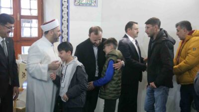 KENT PROTOKOLÜ, BAYRAM COŞKUSUNU HALKLA BİRLİKTE YAŞADI