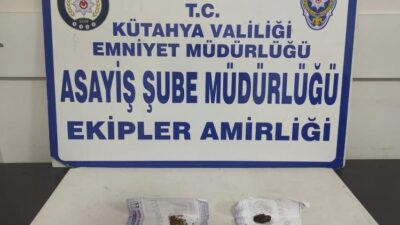 KÜTAHYA’DA BEKÇİLER BİR KİŞİNİN ÜZERİNDE UYUŞTURUCU ELE GEÇİRDİ