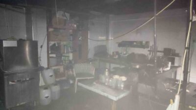 KÜTAHYA’DA BİR İŞYERİNDE ÇIKAN YANGINDA 2 KİŞİ DUMANDAN ETKİLENDİ