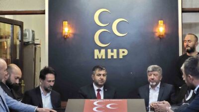 GEDİZ’DE BAŞKAN AKÇADURAK, SEÇİMİN GALİBİ NECDET AKEL’İ TEBRİK ETTİ