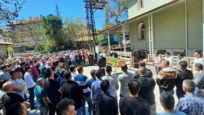 SOMA’DA MADEN KAZASINDA HAYATINI KAYBEDEN İŞÇİ GEDİZ’DE TOPRAĞA VERİLDİ