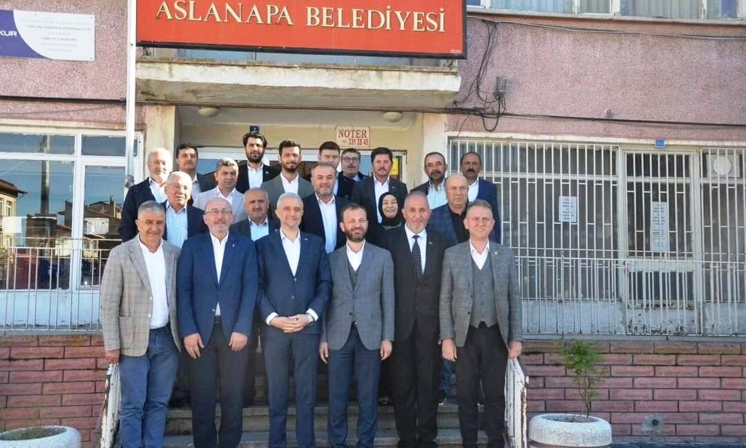 ASLANAPA DOĞALGAZA KAVUŞUYOR