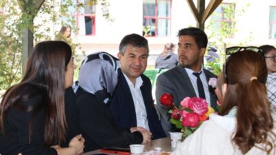 BAŞKAN AKEL KIZ ÖĞRENCİLERLE BİR ARAYA GELDİ