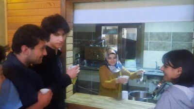 BAŞKAN AKEL’DEN ÖĞRENCİLERE ÇORBA JESTİ