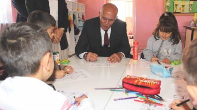 BAŞKAN DEMİRTAŞ, MİNİKLERLE RESİM BOYAMA ÇALIŞMASINA KATILDI