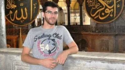 KÜTAHYA'NIN ÇAVDARHİSAR İLÇESİNDE, OTOMOBİLİN YOL KENARINDAKİ AĞACA ÇARPMASI SONUCU MEYDANA