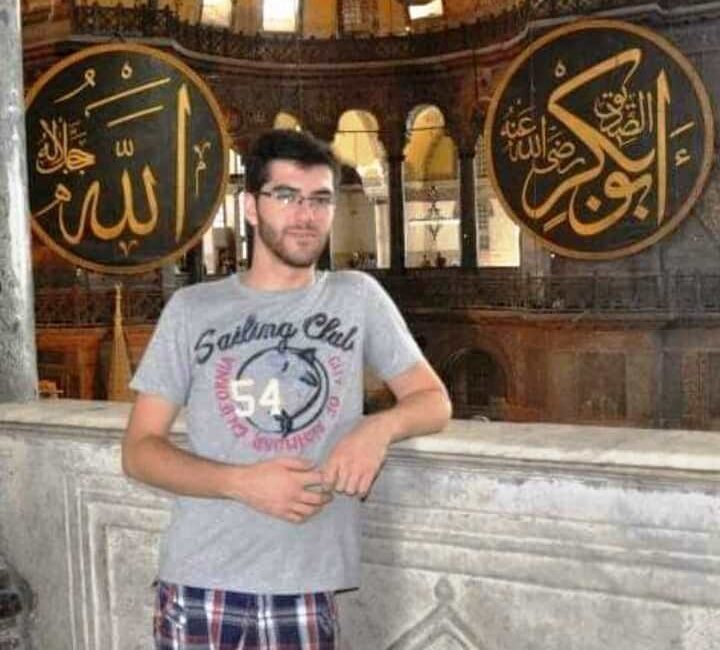 KÜTAHYA'NIN ÇAVDARHİSAR İLÇESİNDE, OTOMOBİLİN YOL KENARINDAKİ AĞACA ÇARPMASI SONUCU MEYDANA