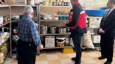 DUMLUPINAR’DA GIDA İŞLETMELERİ VE YEM SATIŞ YERLERİNDE DENETİM