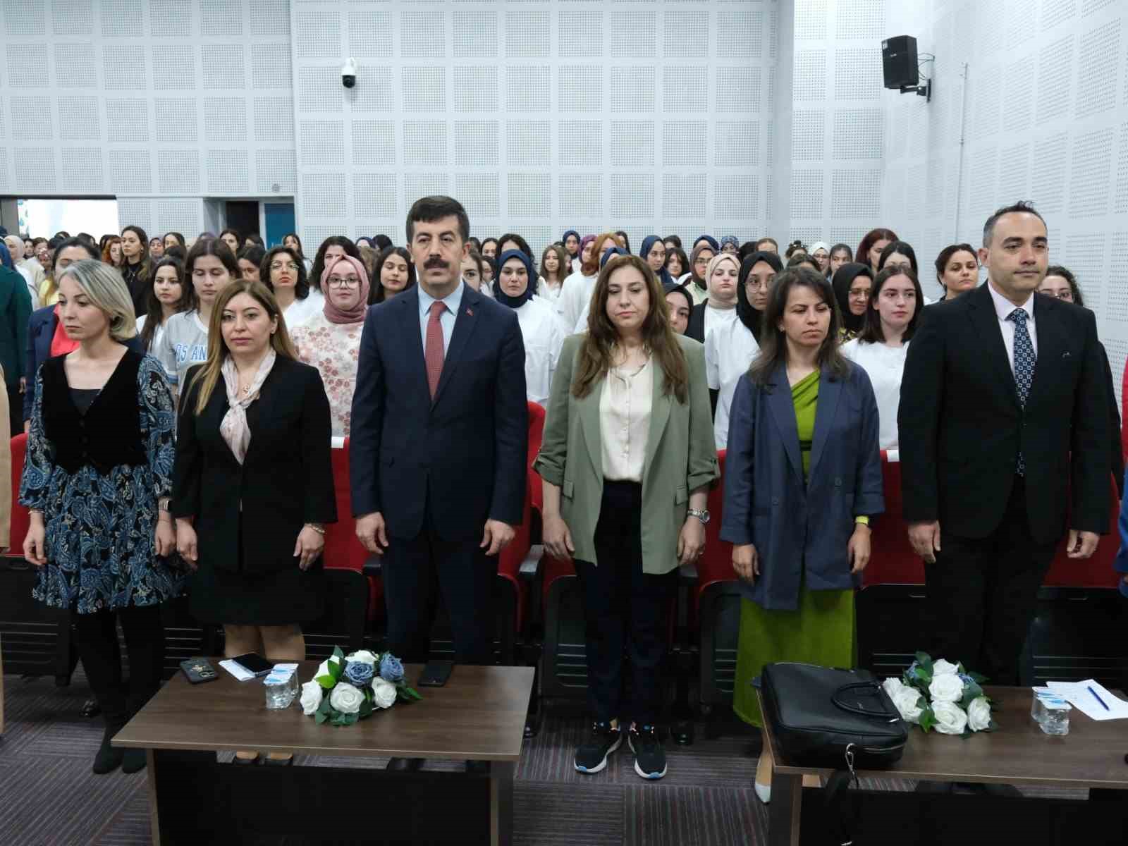 EBELER, GELECEĞİN EBELERİYLE BULUŞTU