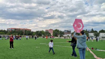 GEDİZ’DE UÇURTMA ŞENLİĞİ