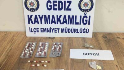GEDİZ’DE UYUŞTURUCU MADDE TİCARET YAPTIĞI İDDİASIYLA 2 ŞÜPHELİ TUTUKLANDI