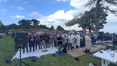 GEDİZ’DE İL MÜFTÜSÜNÜN KATILIMI İLE YAĞMUR DUASINA ÇIKTILAR