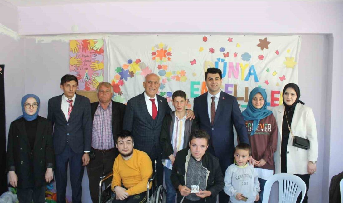 HİSARCIK KAYMAKAMI BAHAR VE BAŞKAN DEMİRTAŞ ÖZEL ÖĞRENCİLERLE BİR ARAYA