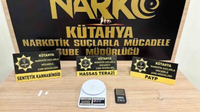 KÜTAHYA’DA CEZAEVİNDEN ÇIKAR ÇIKMAZ TEKRAR UYUŞTURUCU SATAN ZANLI TUTUKLANDI