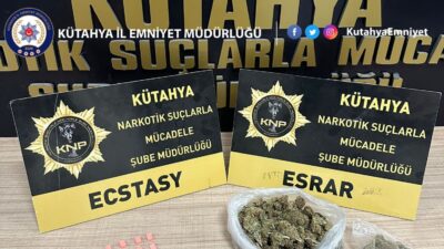 KÜTAHYA’DA OTOBÜS YOLCUSUNUN ÜZERİNDE UYUŞTURUCU ELE GEÇİRİLDİ