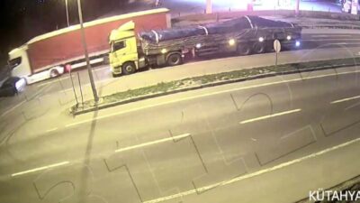 KÜTAHYA'DA AŞIRI HIZ VE DİKKATSİZLİK SONUCU MEYDANA GELEN TRAFİK KAZALARI,