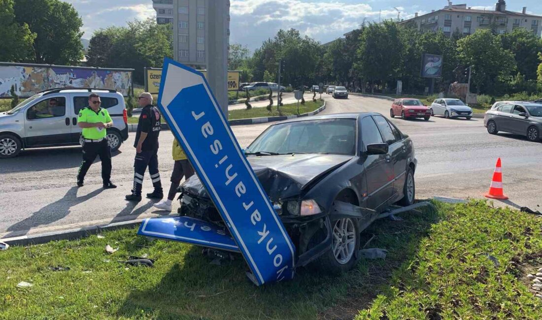 KÜTAHYA'DA TRAFİK KAZASI: 2