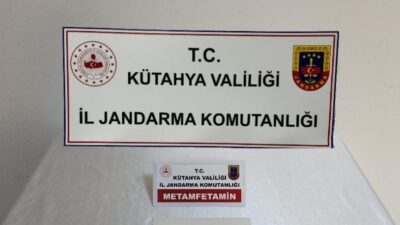 KÜTAHYA’DA UYUŞTURUCU ELE GEÇİRİLEN ARAÇTAKİ 2 ŞÜPHELİ TUTUKLANDI