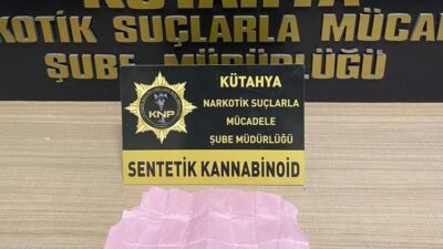 KÜTAHYA’DA YAKALANAN 2 FİRARİ UYUŞTURUCU SATICISINDAN 1’İ TUTUKLANDI