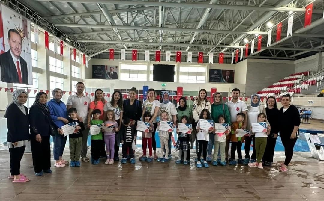 KÜTAHYA’DA YÜZME BİLMEYEN TEK BİR ÇOCUK KALMAYACAK