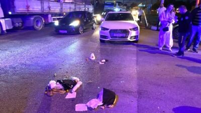 KÜTAHYA'DA YOLUN KARŞISINA GEÇMEYE ÇALIŞAN KARI VE KOCA OTOMOBİLİN ÇARPMASI