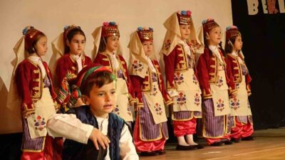 TAVŞANLI'DA 4-6 YAŞ ÖĞRENCİLERİ HAZIRLADIKLARI PROGRAM İLE BÜYÜK BEĞENİ TOPLADI