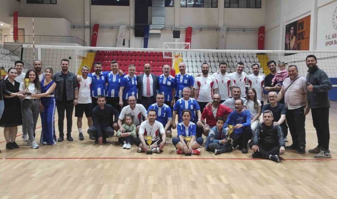 TAVŞANLI'DA OKULLAR ARASI VOLEYBOL