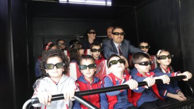 VALİ MUSA IŞIN, ÇOCUKLARIN 10D SİNEMA KEYFİNE ORTAK OLDU