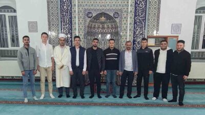 DUMLUPINAR’DA ÜNİVERSİTE ÖĞRENCİLERİ İLE DİN GÖREVLİLERİ BİR ARAYA GELDİ