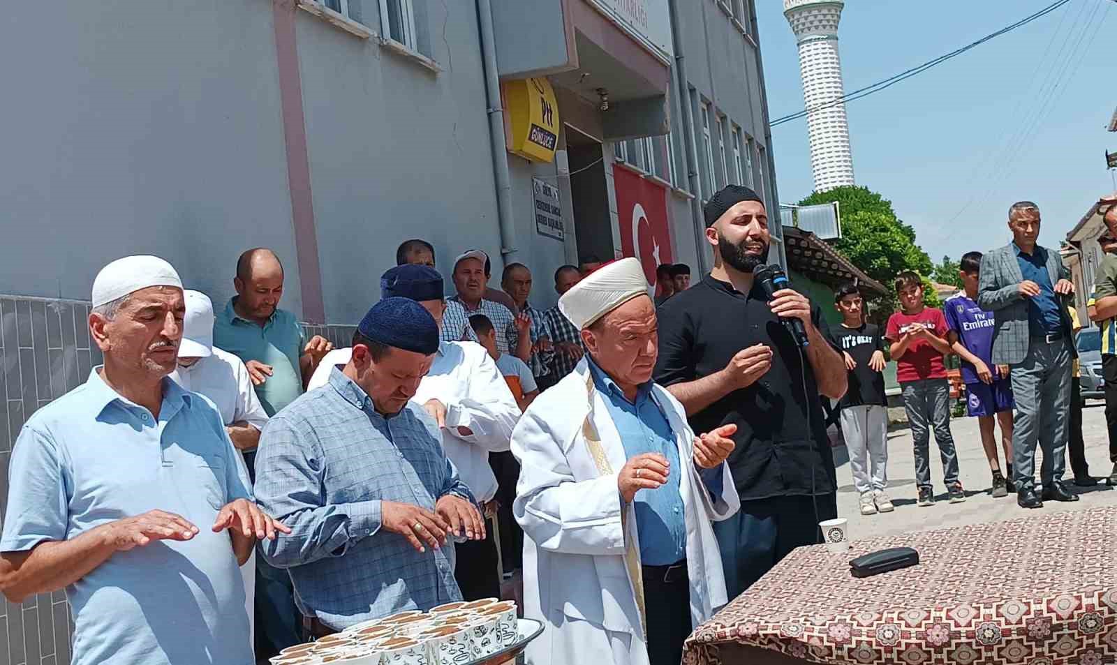 Emet’te köylüler yağmur duasına çıktı