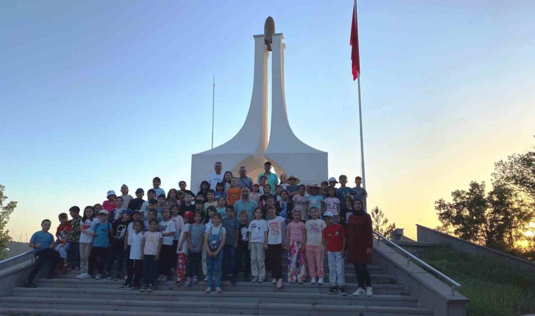 HİSARCIK ATATÜRK İLKOKULU ÖĞRENCİLERİ