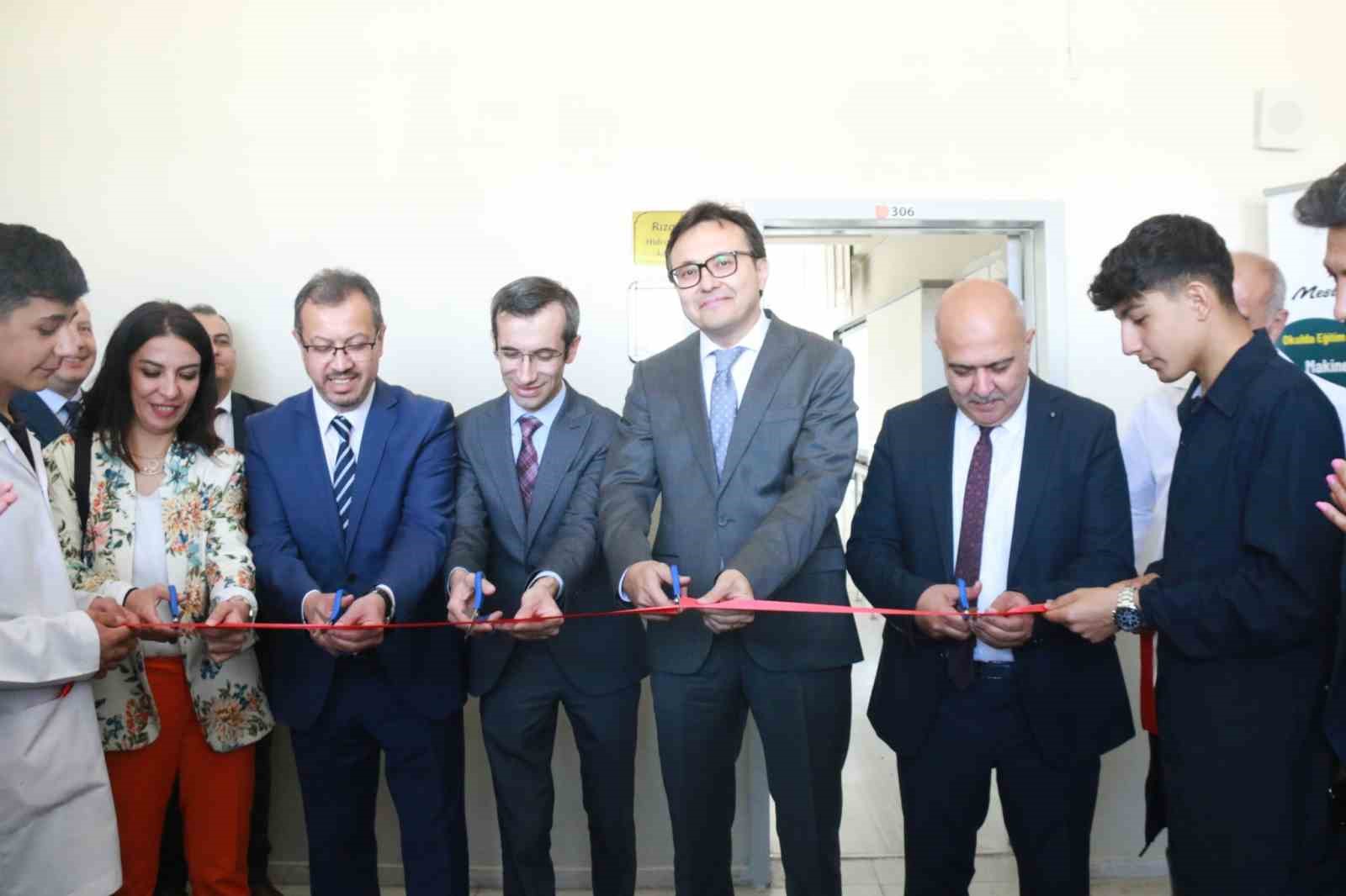 Kütahya Mesleki ve Teknik Anadolu Lisesi’nde Hidrolik ve Pnömatik Laboratuvarı açıldı