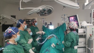 KÜTAHYA’DA İLK DEFA “LAPAROSKOPİK PARSİYEL NEFREKTOMİ” AMELİYATI YAPILDI