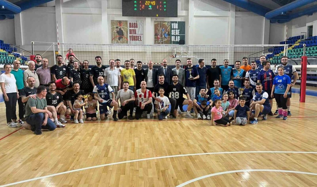 KÜTAHYA'DA VOLEYBOL TURNUVASI