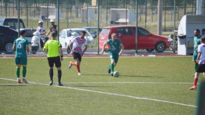 TAVŞANLI 1. AMATÖR KÜMEYE ÇIKAN TAKIMLAR KUPALARINI ALDI