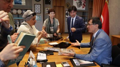 YUNANİSTAN’DAN GELEN KÜTAHYA VE SELANİK KÖKENLİ MİSAFİRLERİ MAKAMINDA AĞIRLADI