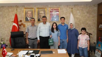 BAŞKAN AKEL LGS’DE BAŞARILI OLAN ÖĞRENCİLERİ ÖDÜLLENDİRDİ