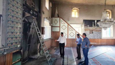 DUMLUPINAR KIZILCA KÖYÜ CAMİİNİN MİHRAP BÖLÜMÜNDE YANGIN