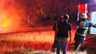 GEDİZ’DE ARAÇ YANGINI